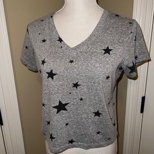 Love Charm T-Shirt Gray Black Stars Cropped Short Sleeve Size L